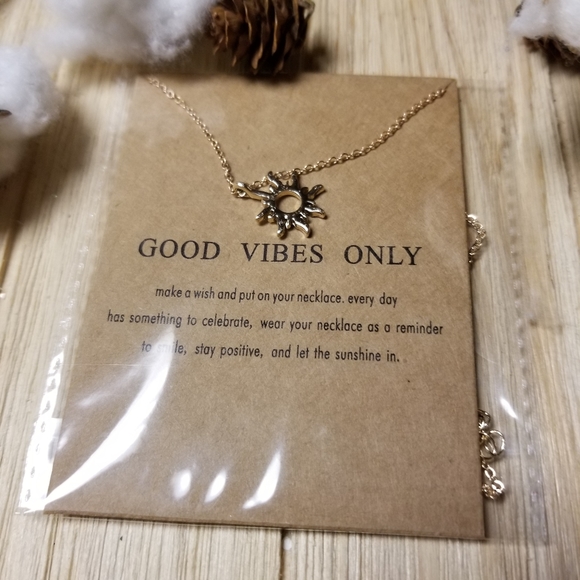 🌞🌞Super Cute Good Vibes Only necklace  in GOLD - Picture 9 of 14